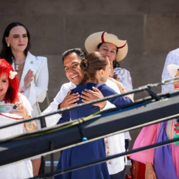 Un grupo de personas jugando billar El contenido generado por IA puede ser incorrecto.