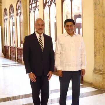 PLAN LÁZARO CÁRDENAS MODERNIZA CARRETERAS DE OAXACA