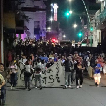 Primera caravana migrante “Génesis” avanza por la costa de Chiapas