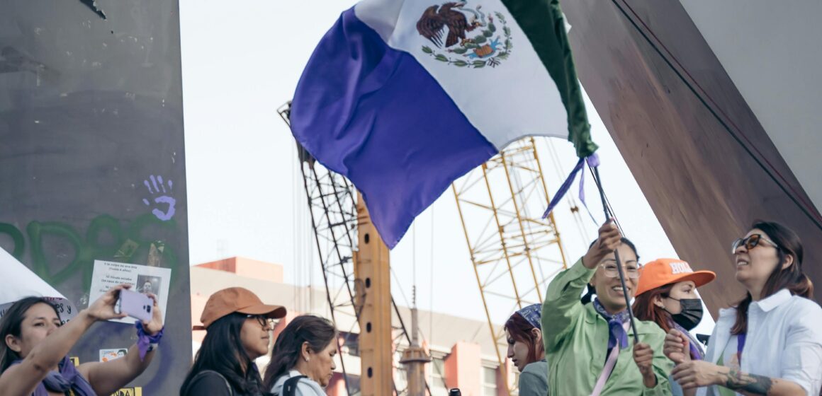 Blindaje en Palacio Nacional es para evitar confrontaciones por marcha del 8M: Sheinbaum
